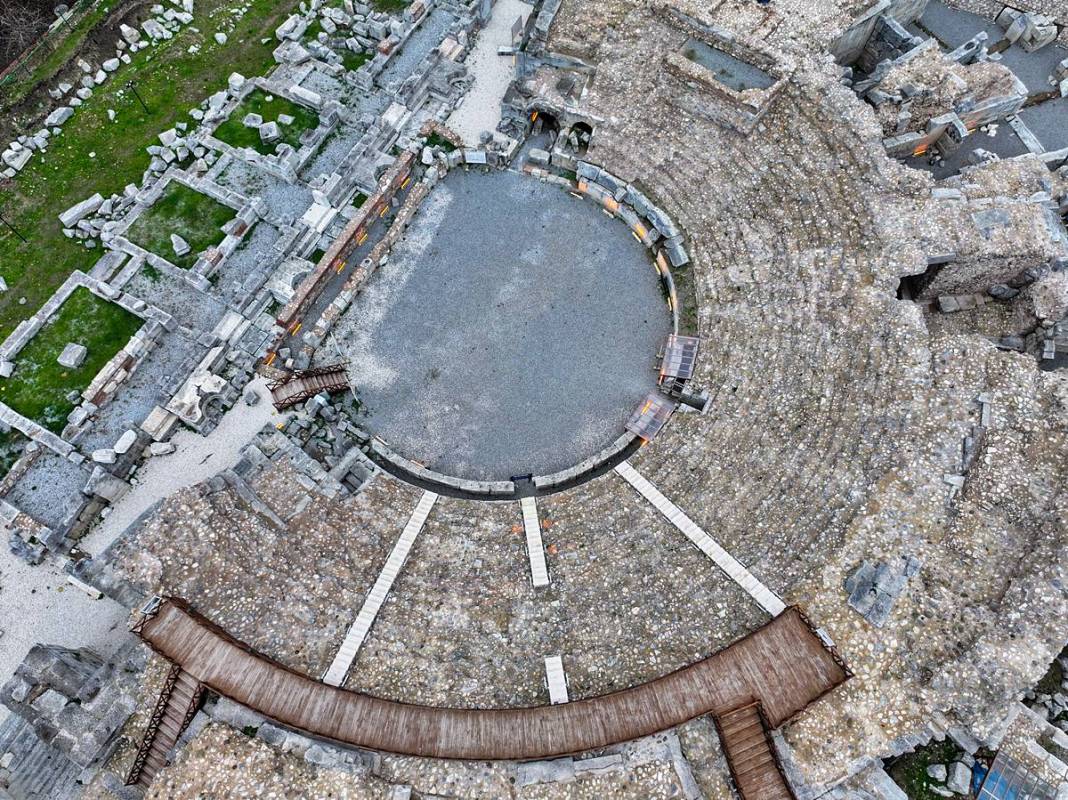 Papa Francis, o kentte keşfedilen Hz. İsa'nın freskini görmek için geliyor! Turistlerin ziyaretine açıldı, büyük ilgi var 23